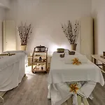 Grand In Hotel