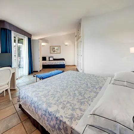 Готель Grand In 4*