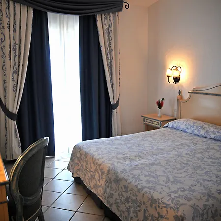 Szálloda Grand In 4*