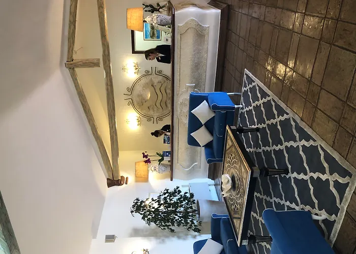 Отель Grand In 4*